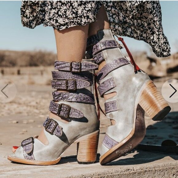 *Rare* BNIB Freebird by Steven Bond in Ice Size 9 - Picture 1 of 7